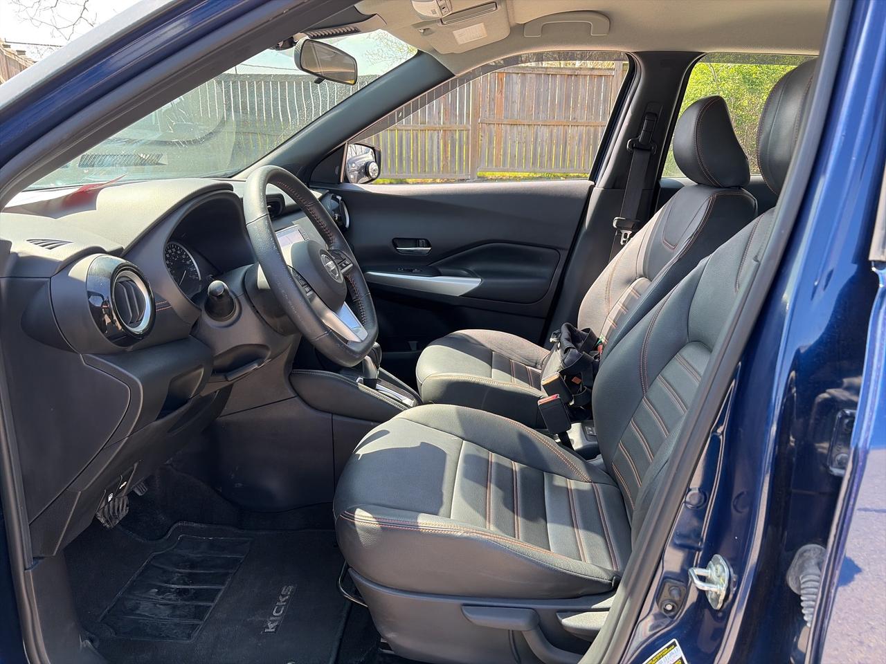 2021 Nissan Kicks SR, CLEAN CARFAX, HEATED LEATHER, LOW MILEAGE! Photo