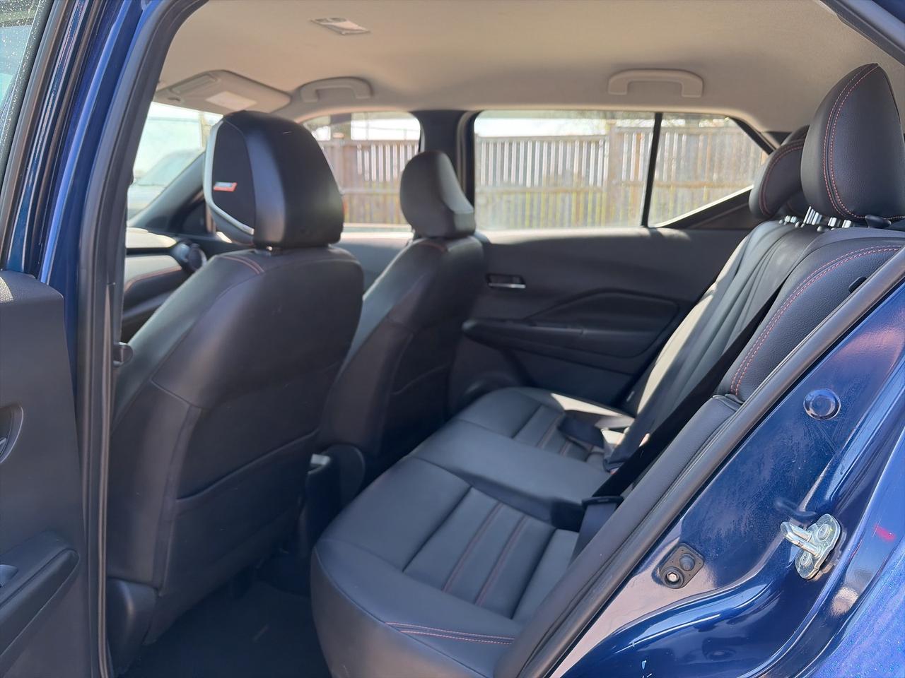 2021 Nissan Kicks SR, CLEAN CARFAX, HEATED LEATHER, LOW MILEAGE! Photo