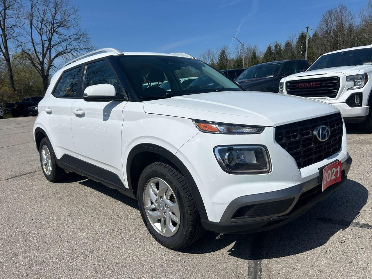 2021 Hyundai Venue PREFERRED, CLEAN CARFAX, HEATED SEATS, BACK UP CAM Photo