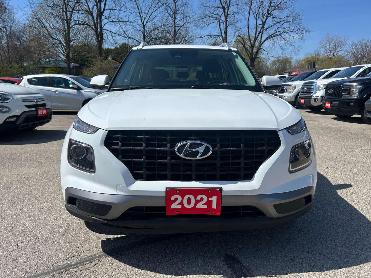2021 Hyundai Venue PREFERRED, CLEAN CARFAX, HEATED SEATS, BACK UP CAM Photo