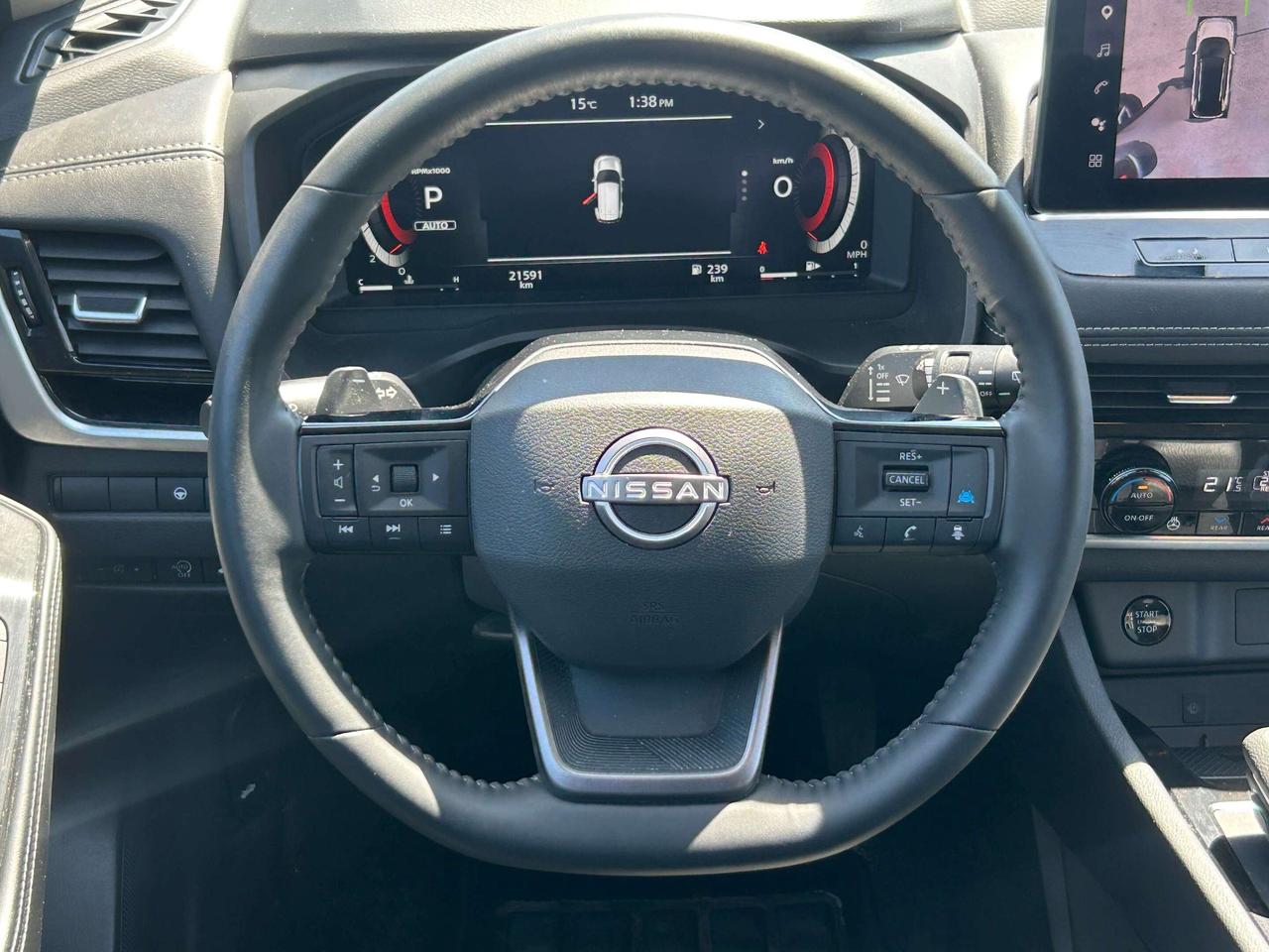 2025 Nissan Rogue SL, CLEAN CARFAX, SUNROOF, REMOTE START, NAV! Photo