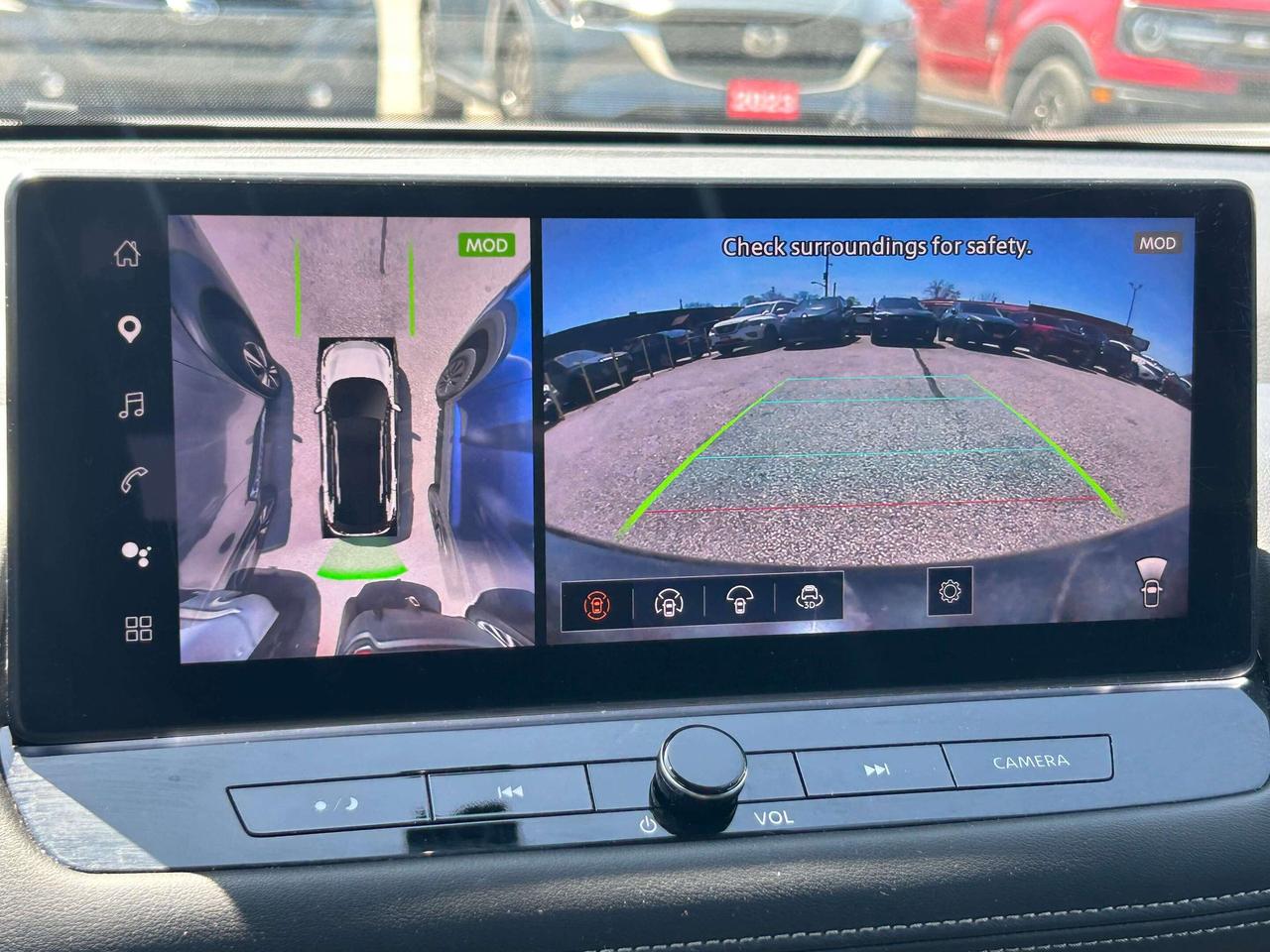 2025 Nissan Rogue SL, CLEAN CARFAX, SUNROOF, REMOTE START, NAV! Photo