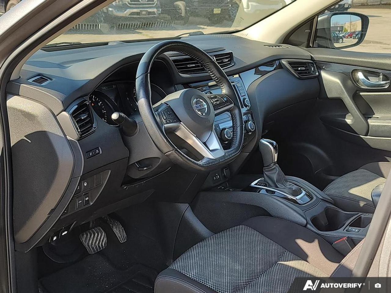 2021 Nissan Qashqai SV HEATED SEATS   SMART DEVICE INEGRATION   LANE A Photo