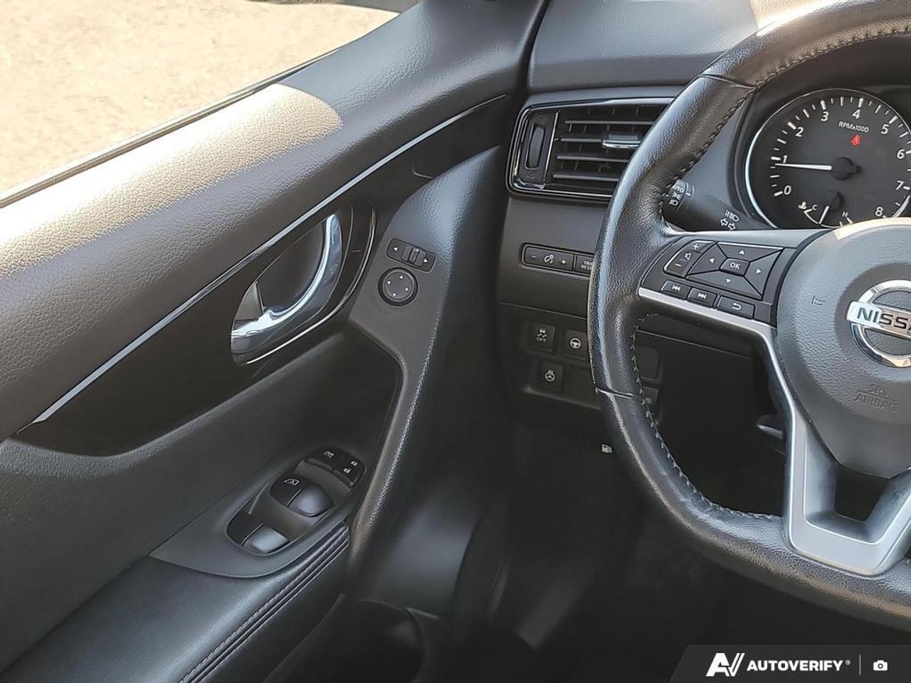 2021 Nissan Qashqai SV HEATED SEATS   SMART DEVICE INEGRATION   LANE A Photo