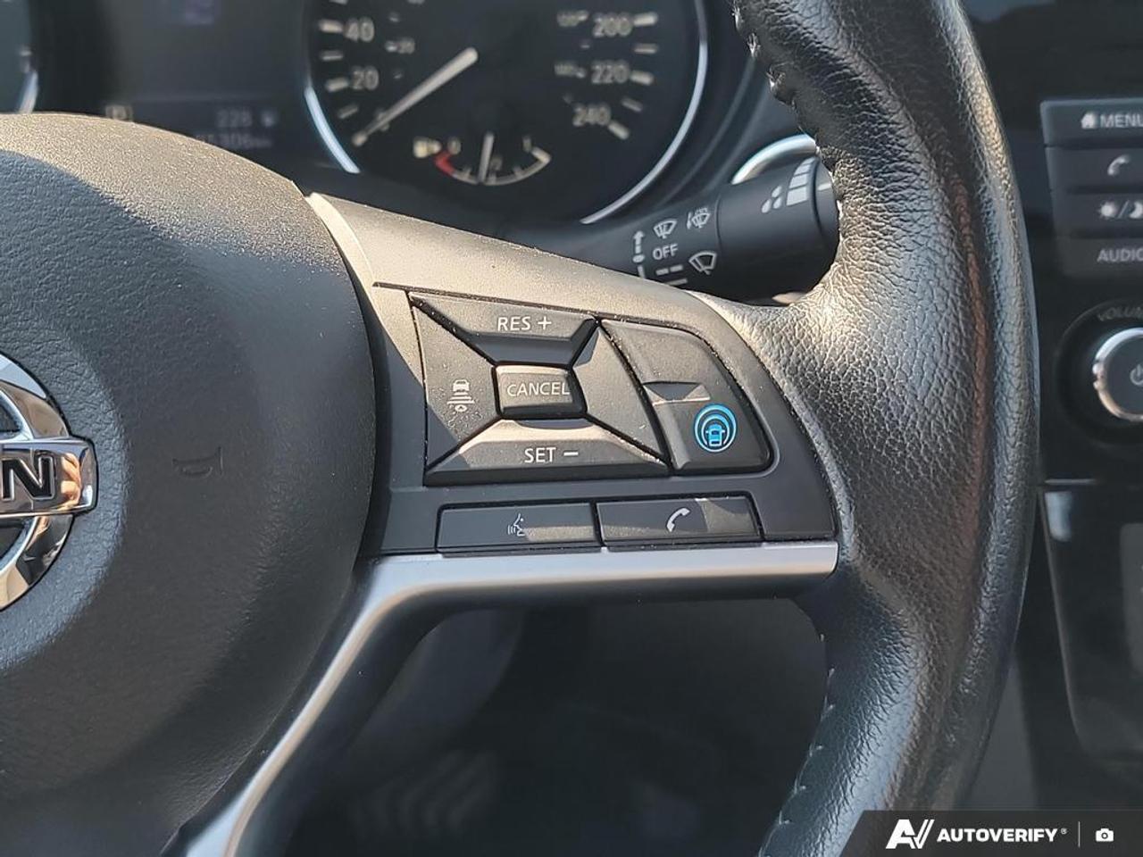 2021 Nissan Qashqai SV HEATED SEATS   SMART DEVICE INEGRATION   LANE A Photo