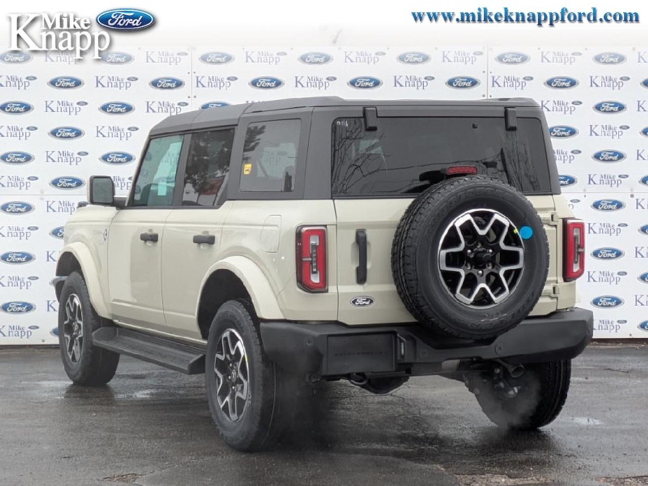 2026 Ford Bronco Outer Banks Photo