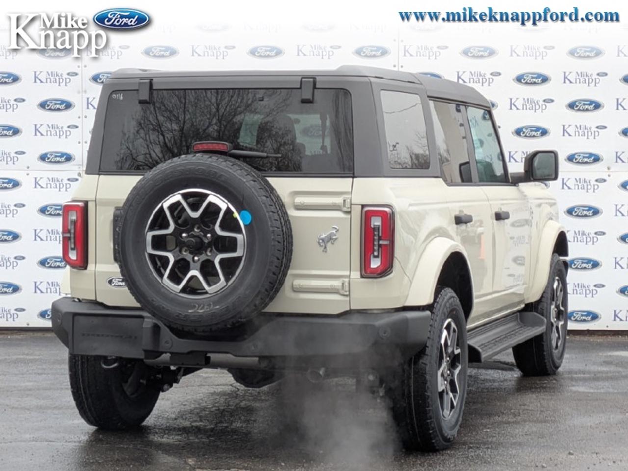 2026 Ford Bronco Outer Banks Photo