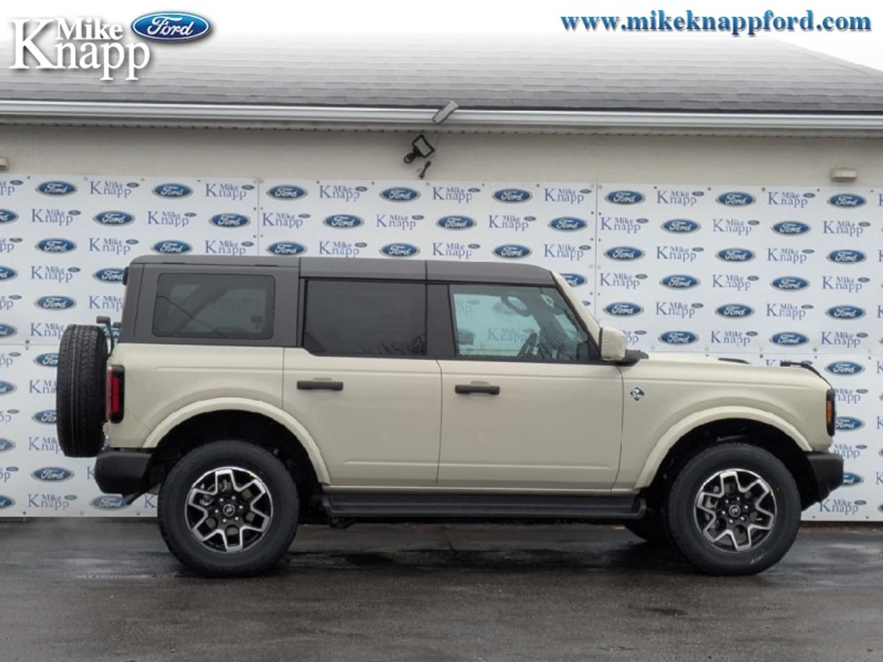 2026 Ford Bronco Outer Banks Photo