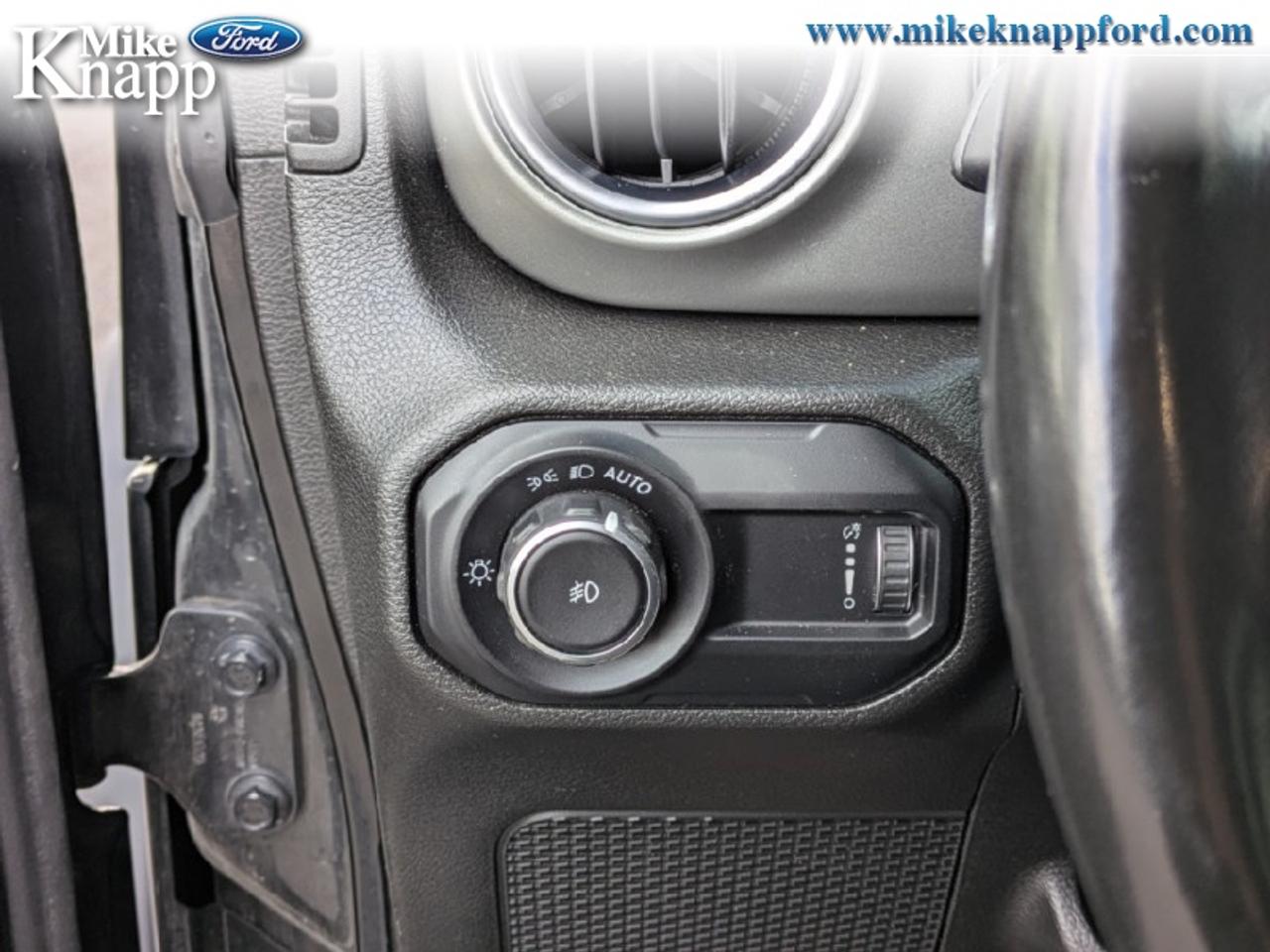 2023 Jeep Wrangler Sahara Photo
