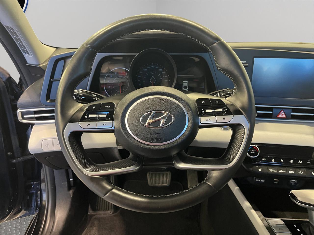 2022 Hyundai Elantra Ultimate | Reverse Cam | Sunroof Photo