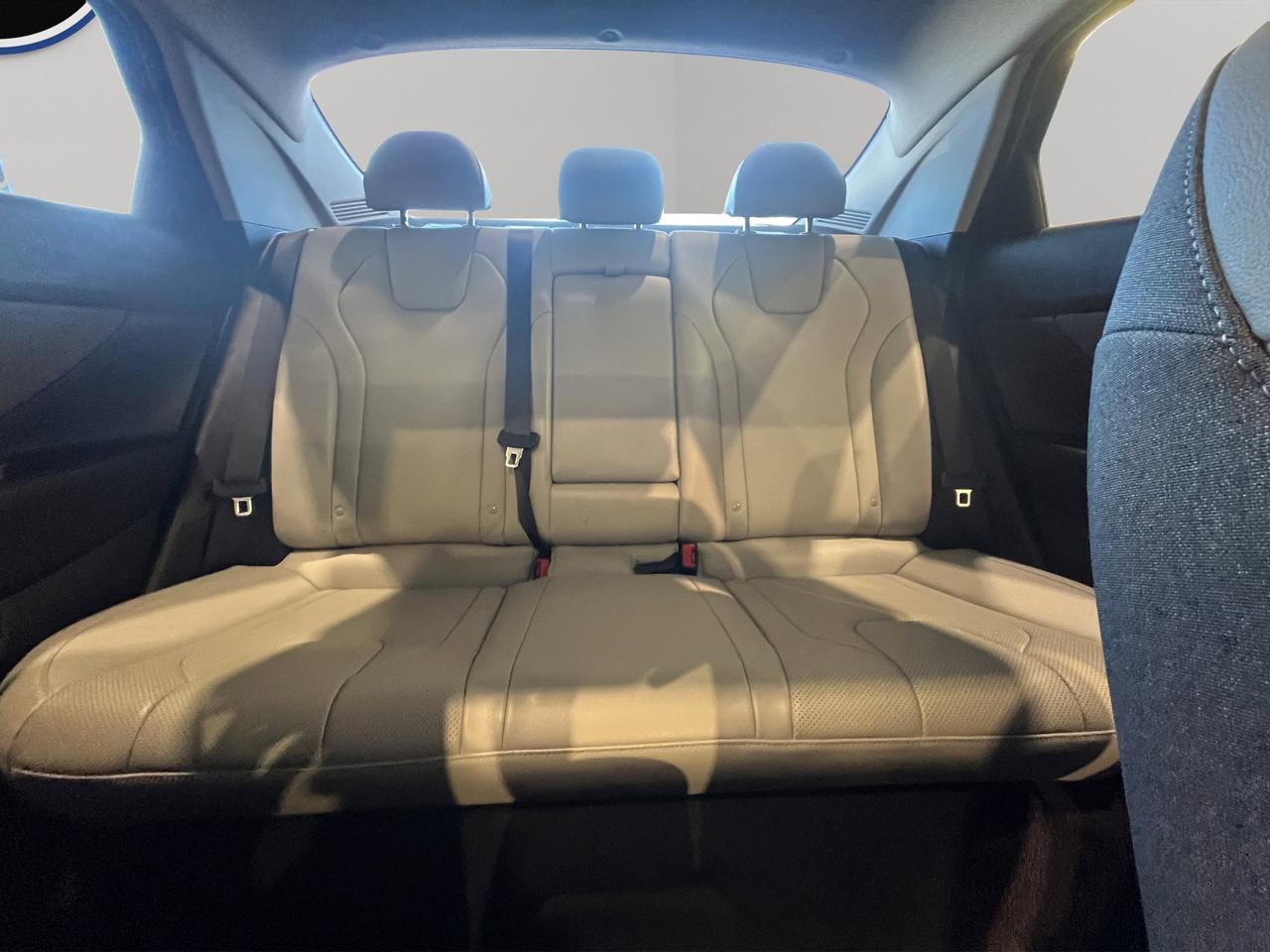 2022 Hyundai Elantra Ultimate | Reverse Cam | Sunroof Photo