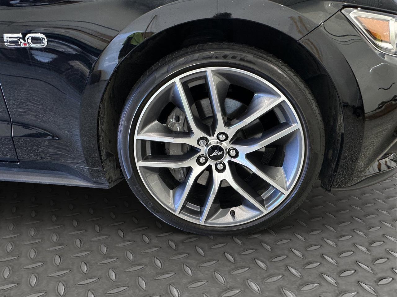 2015 Ford Mustang GT Premium Photo