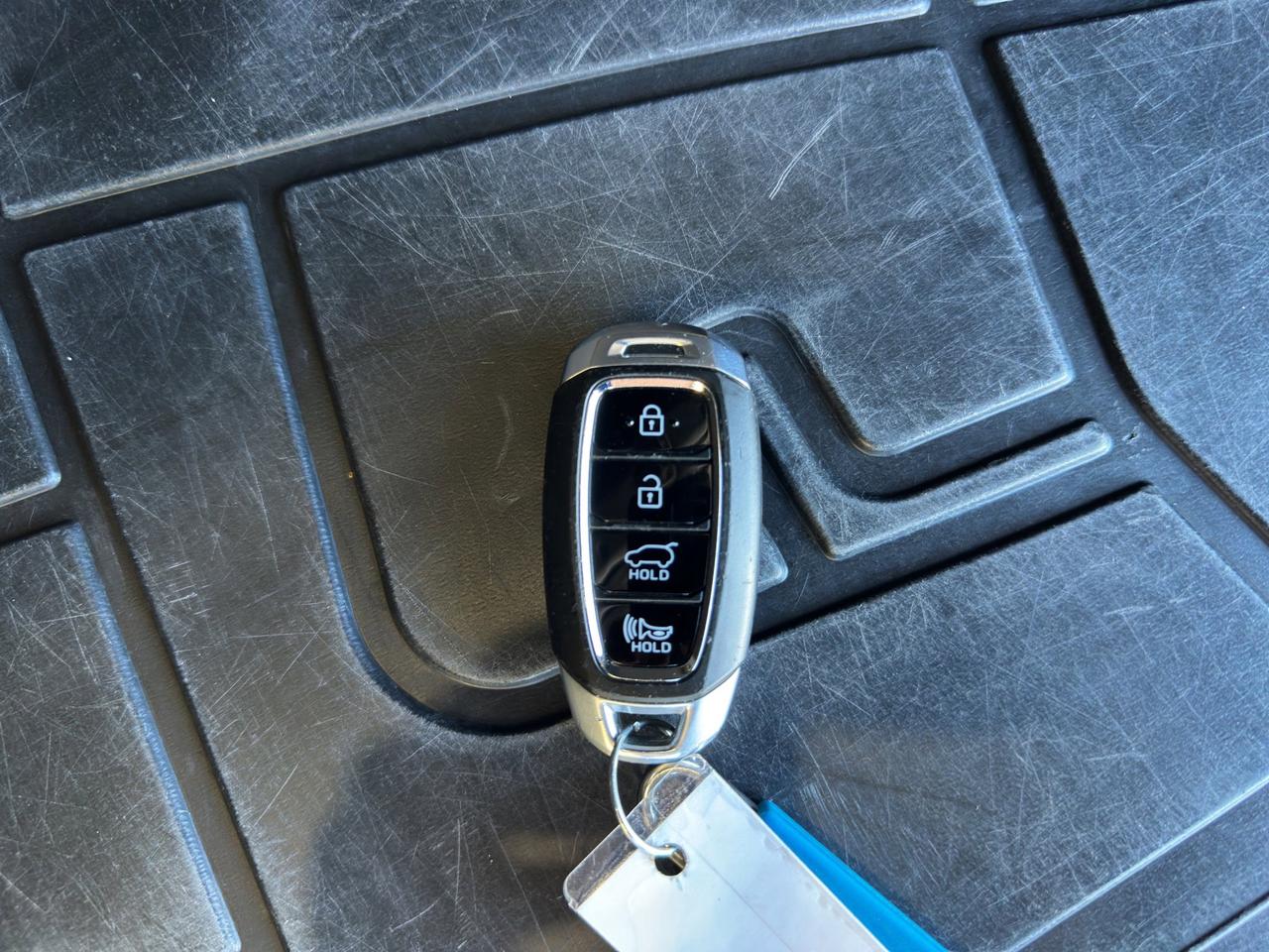 2020 Hyundai Santa Fe Ultimate | Reverse Cam | Sunroof Photo