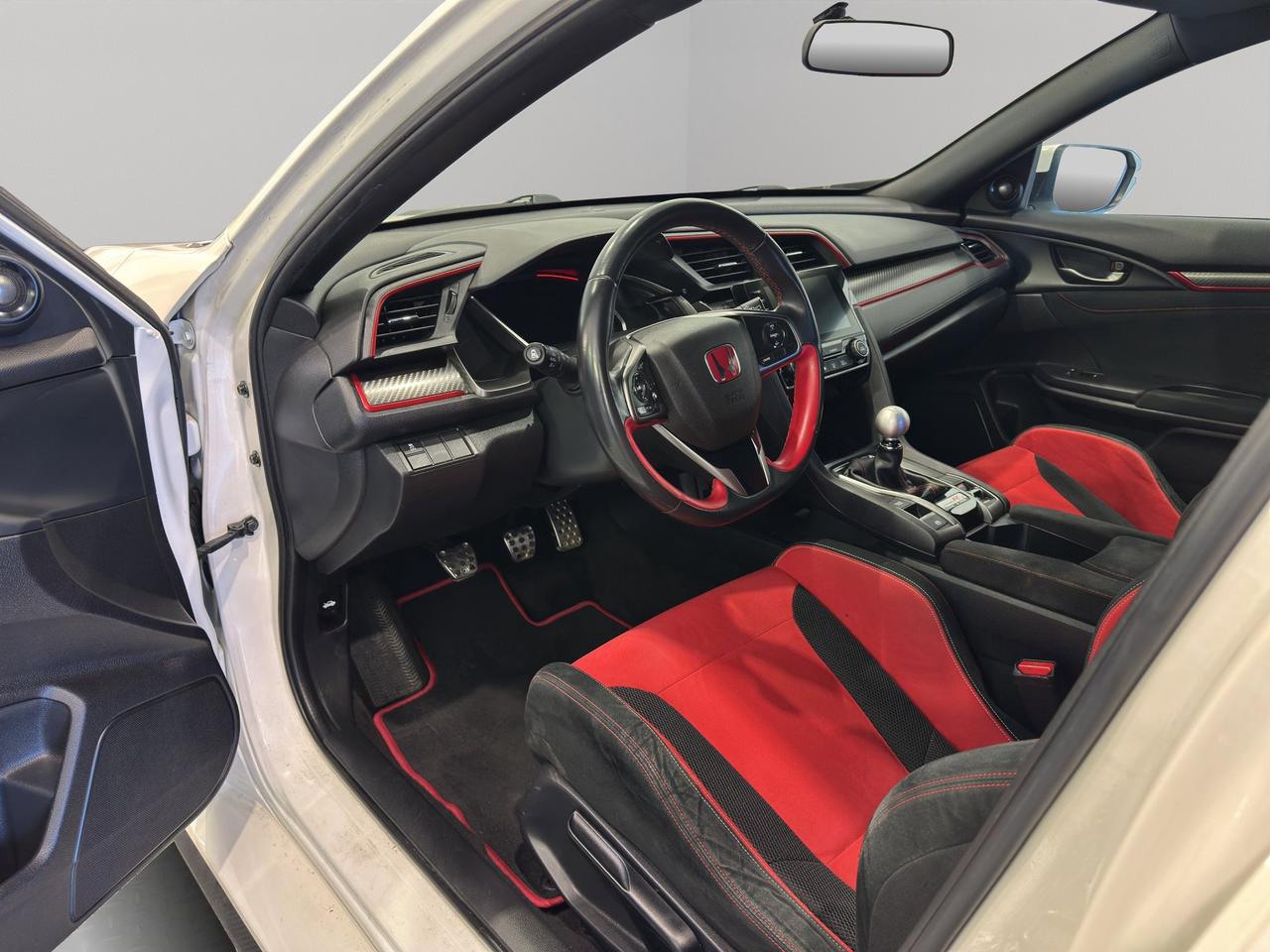2019 Honda Civic Type R | Reverse Cam | Heated Seats Photo