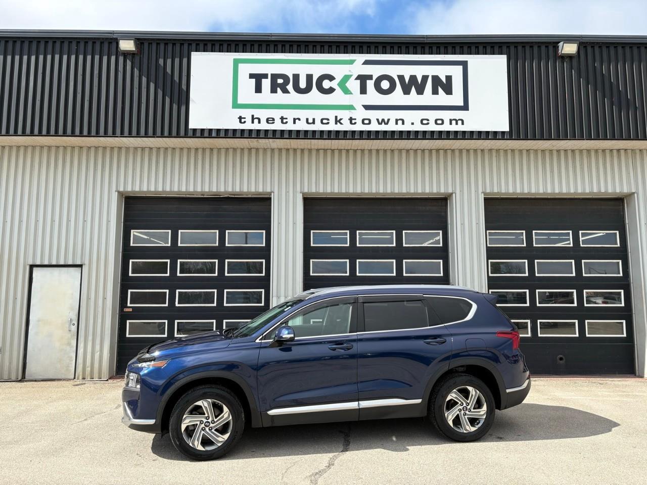 2022 Hyundai Santa Fe Preferred w/Trend Package 4dr All-Wheel Drive Photo0