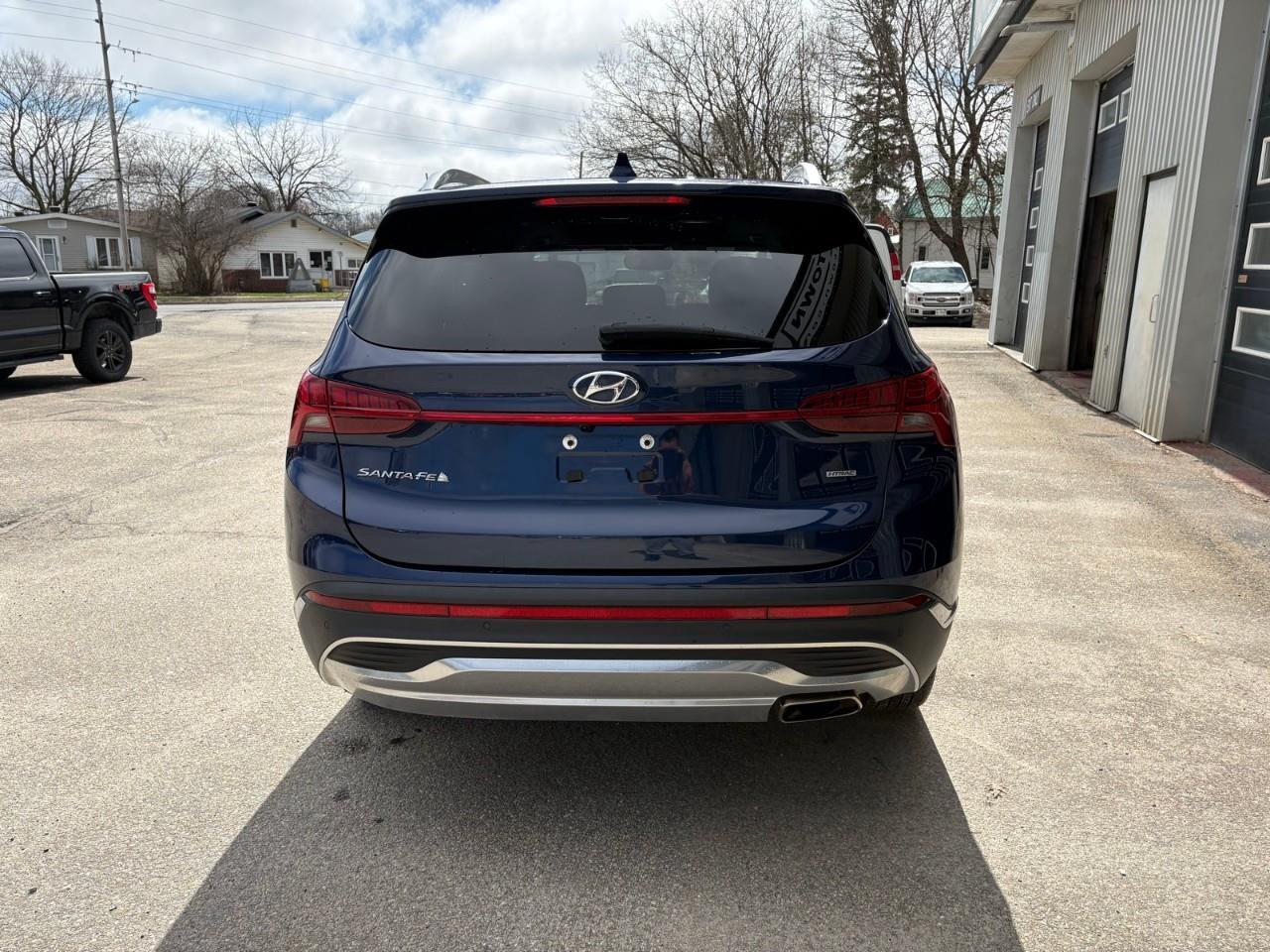 2022 Hyundai Santa Fe Preferred w/Trend Package 4dr All-Wheel Drive Photo