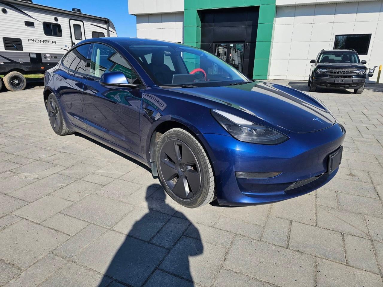 2022 Tesla Model 3 Long Range 4dr All-Wheel Drive Sedan Photo