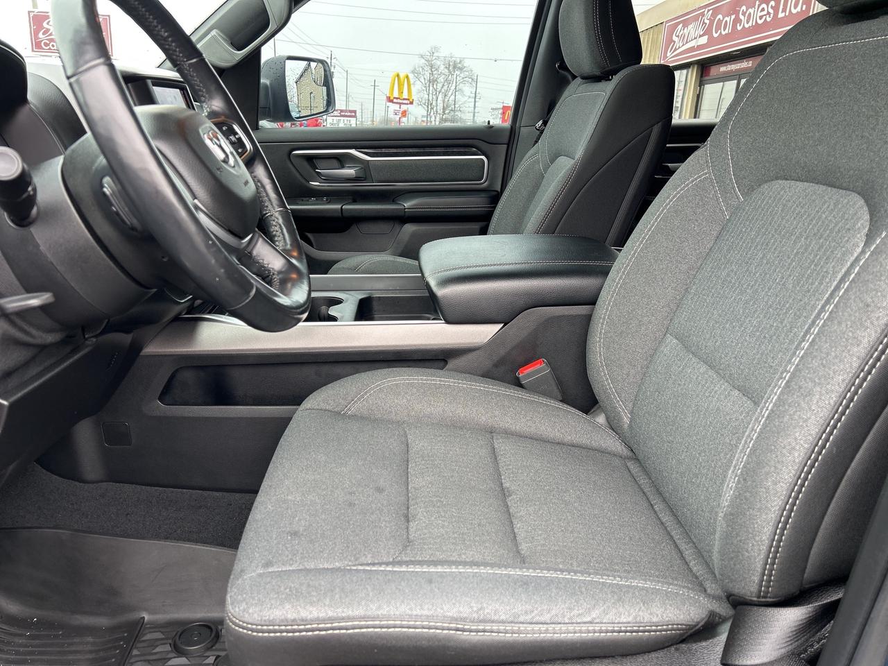 2019 RAM 1500 Big Horn 5.7L/4X4 CALL NAPANEE 613-354-2100 Photo