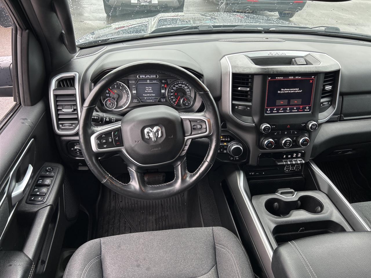2019 RAM 1500 Big Horn 5.7L/4X4 CALL NAPANEE 613-354-2100 Photo