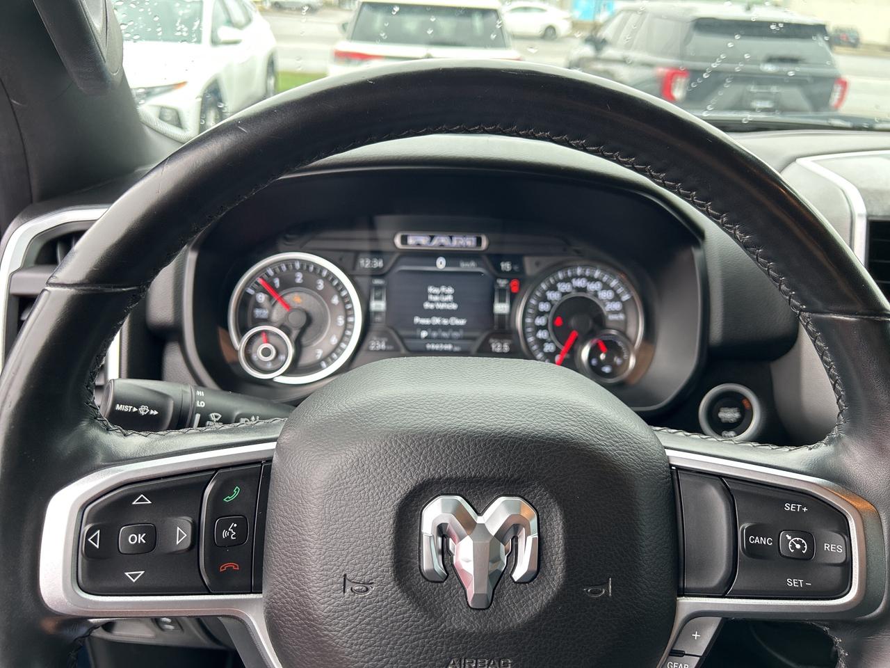 2019 RAM 1500 Big Horn 5.7L/4X4 CALL NAPANEE 613-354-2100 Photo