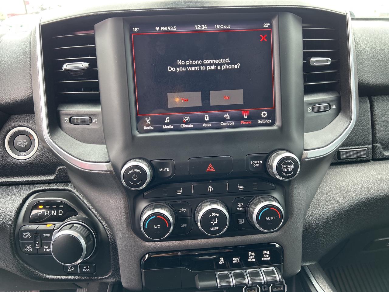 2019 RAM 1500 Big Horn 5.7L/4X4 CALL NAPANEE 613-354-2100 Photo