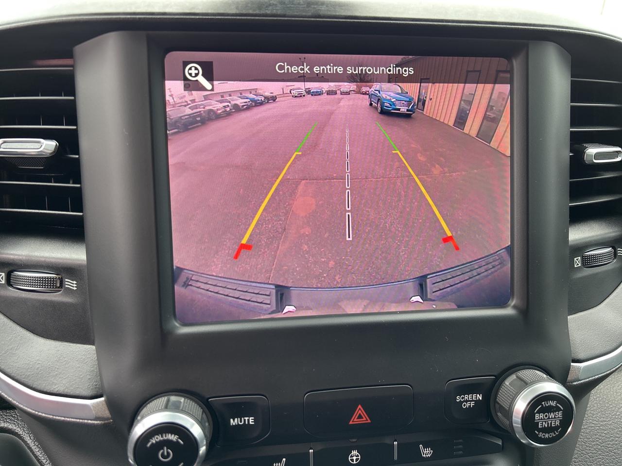 2019 RAM 1500 Big Horn 5.7L/4X4 CALL NAPANEE 613-354-2100 Photo