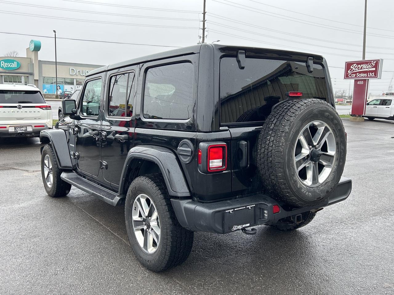 2022 Jeep Wrangler Unlimited Sahara 4x4 CALL NAPANEE 613-354-2100 Photo