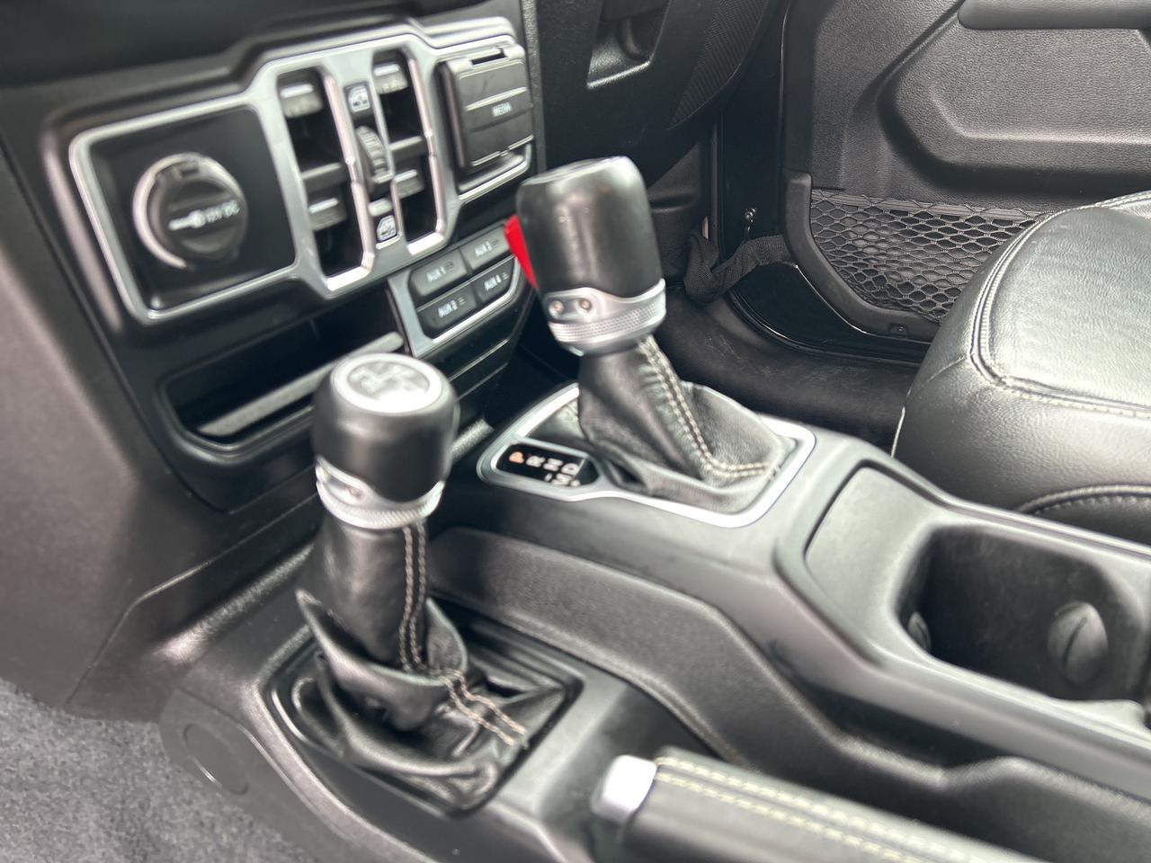 2022 Jeep Wrangler Unlimited Sahara 4x4 CALL NAPANEE 613-354-2100 Photo