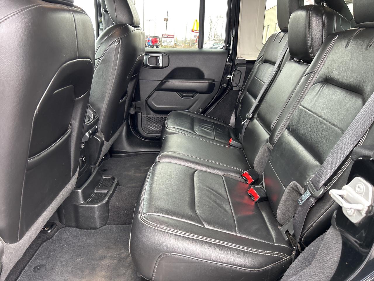 2022 Jeep Wrangler Unlimited Sahara 4x4 CALL NAPANEE 613-354-2100 Photo