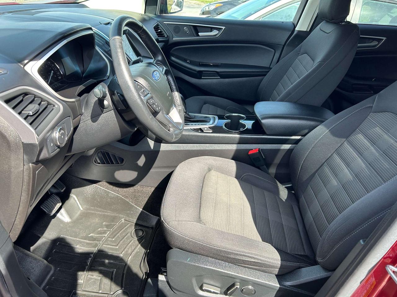 2018 Ford Edge SEL AWD/HEATED SEATS/NAV CALL NAPANEE 613-354-2100 Photo