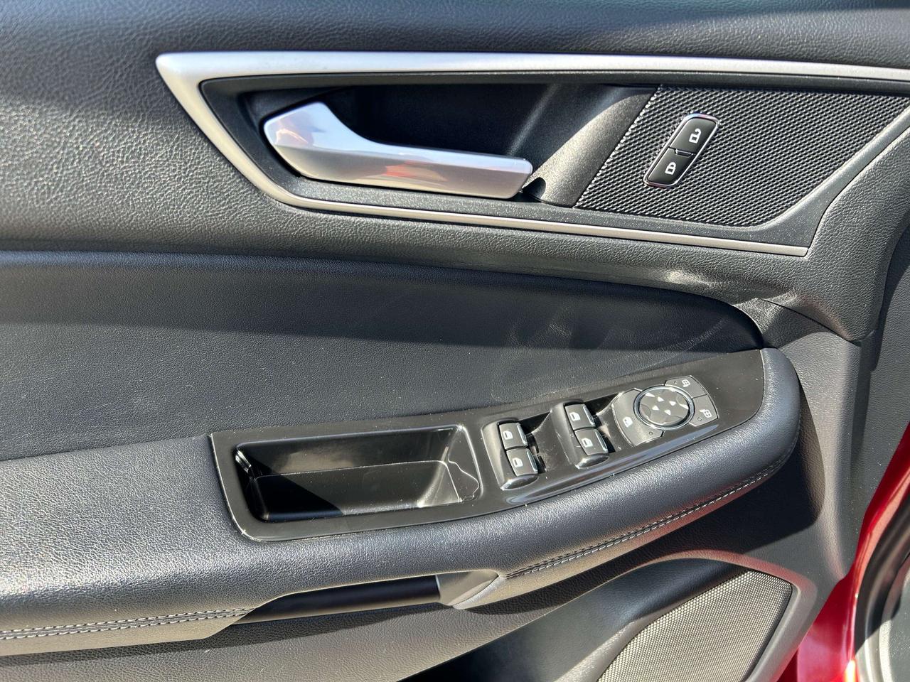 2018 Ford Edge SEL AWD/HEATED SEATS/NAV CALL NAPANEE 613-354-2100 Photo