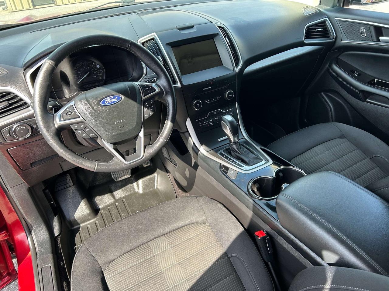 2018 Ford Edge SEL AWD/HEATED SEATS/NAV CALL NAPANEE 613-354-2100 Photo