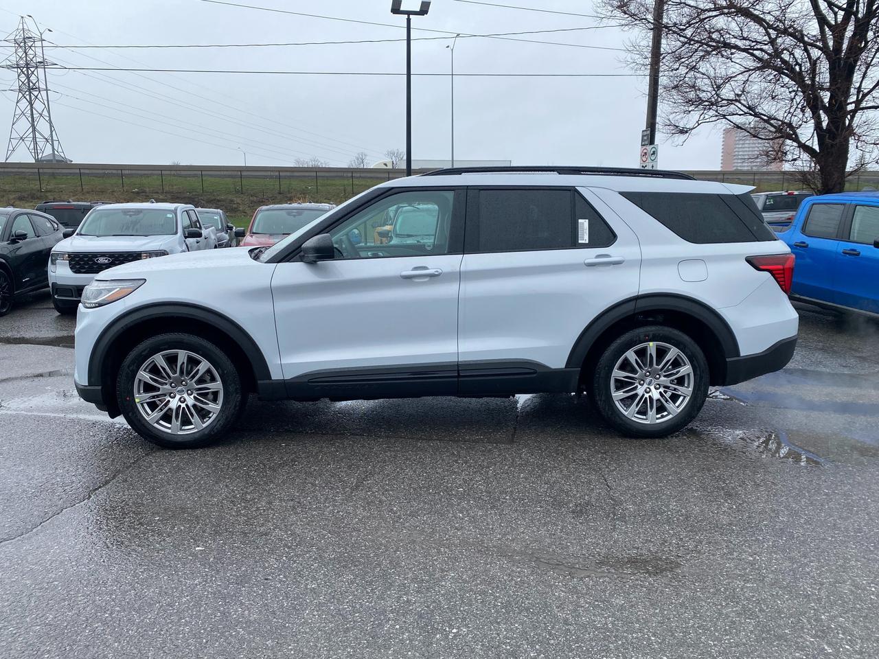 2026 Ford Explorer  Photo2