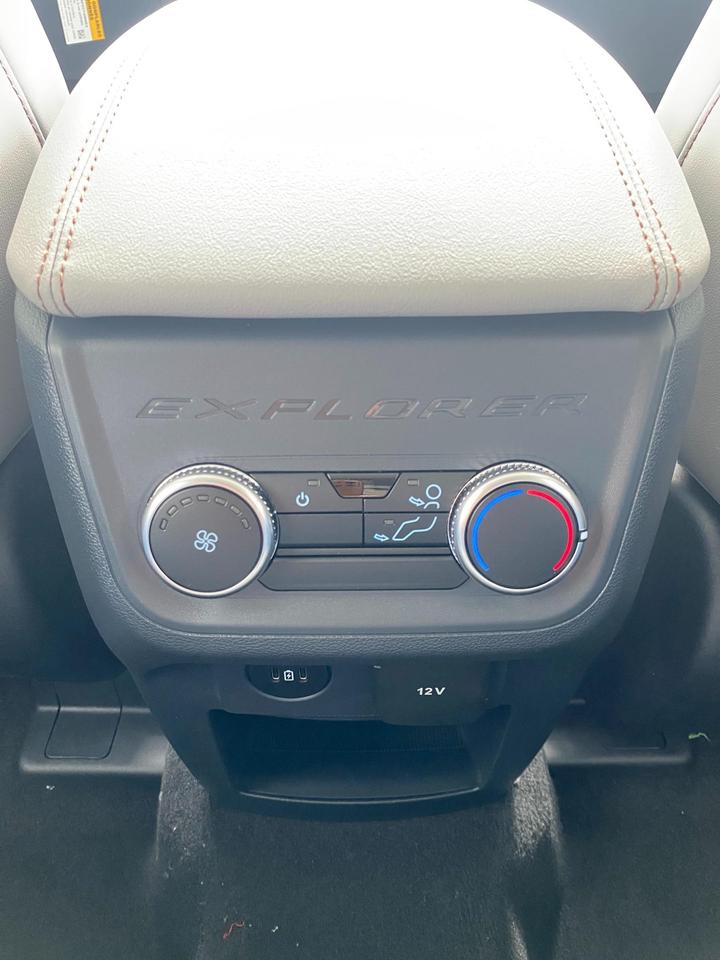 2026 Ford Explorer  Photo