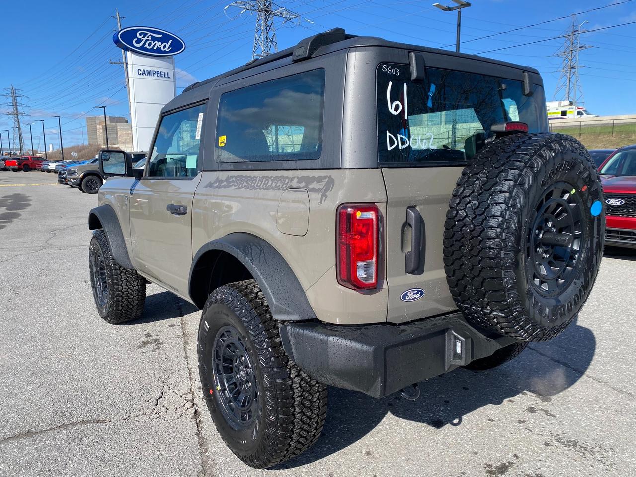 2026 Ford Bronco Base 2dr 4x4 Photo3