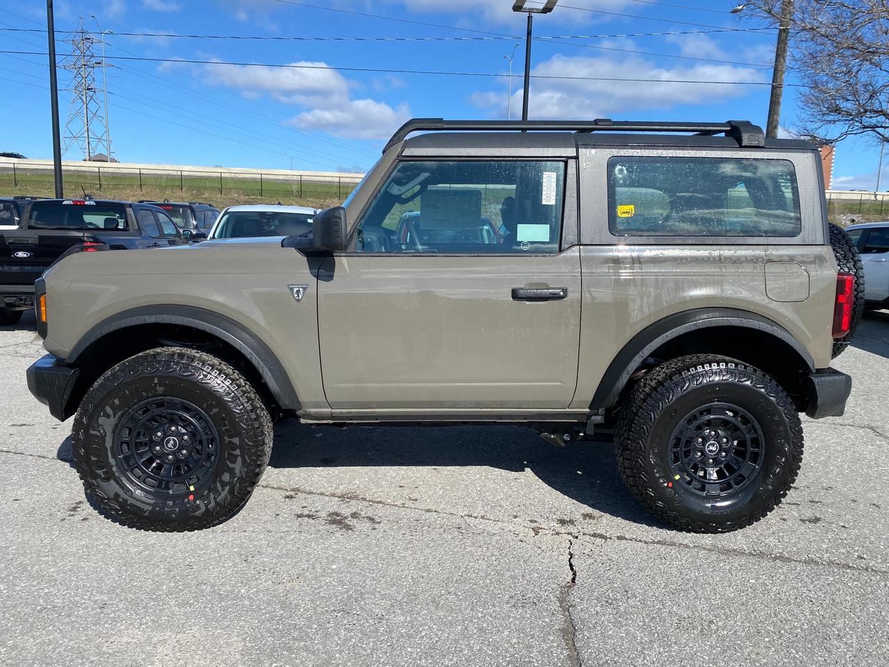 2026 Ford Bronco Base 2dr 4x4 Photo2