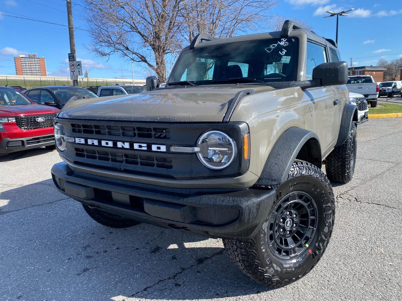 2026 Ford Bronco Base 2dr 4x4 Photo