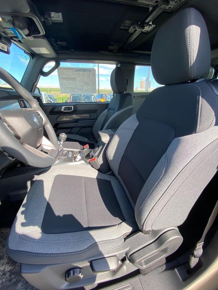 2026 Ford Bronco Base 2dr 4x4 Photo