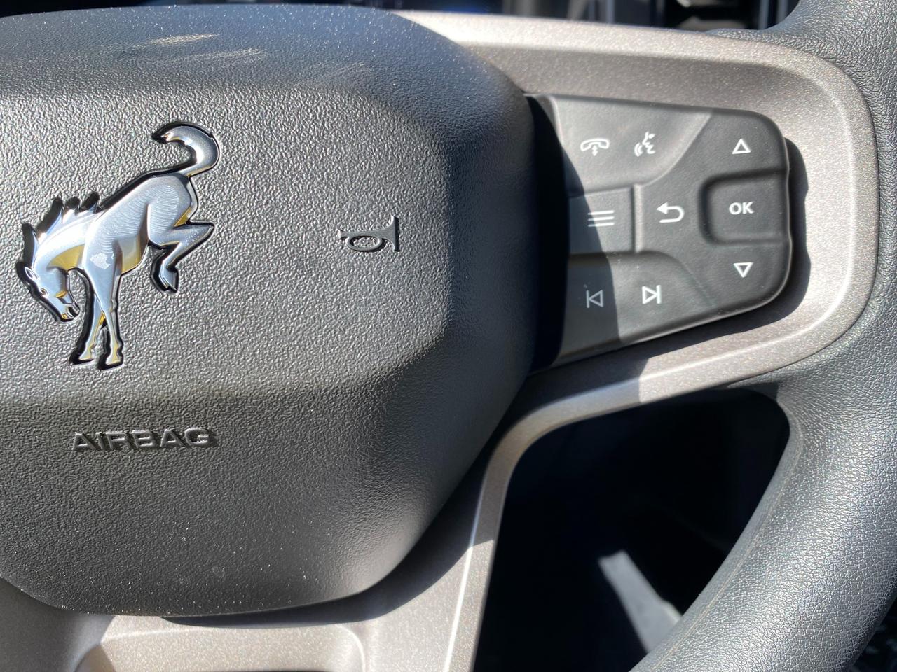 2026 Ford Bronco Base 2dr 4x4 Photo