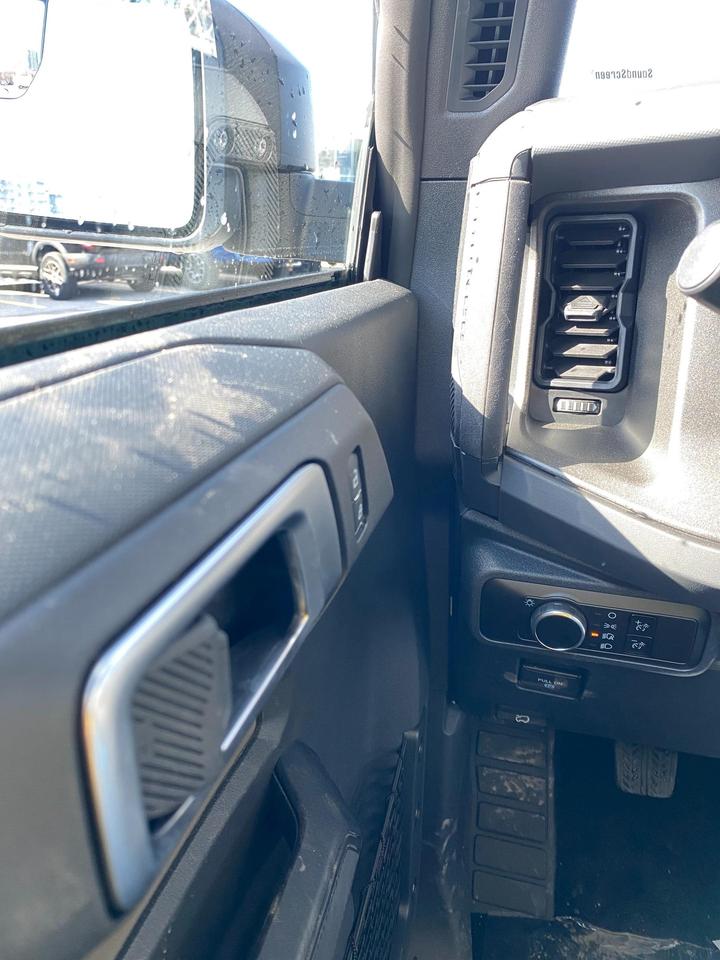 2026 Ford Bronco Base 2dr 4x4 Photo