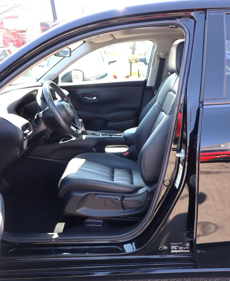 2024 Honda HR-V EX-L Navi 4dr All-Wheel Drive Photo