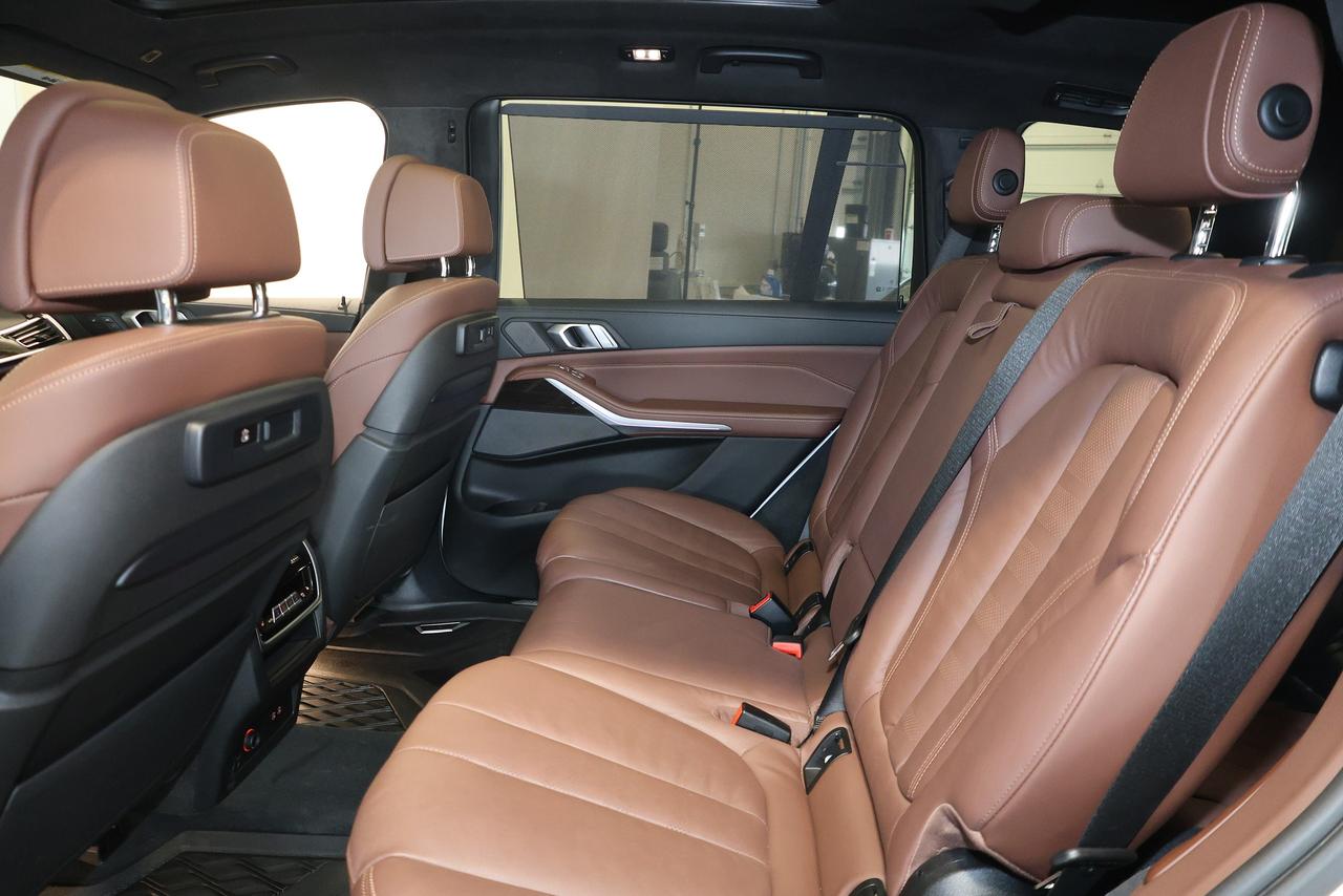 2021 BMW X7 M50i - PANO|NAVI|360CAM|HEADSUP|MASSAGE SEAT Photo