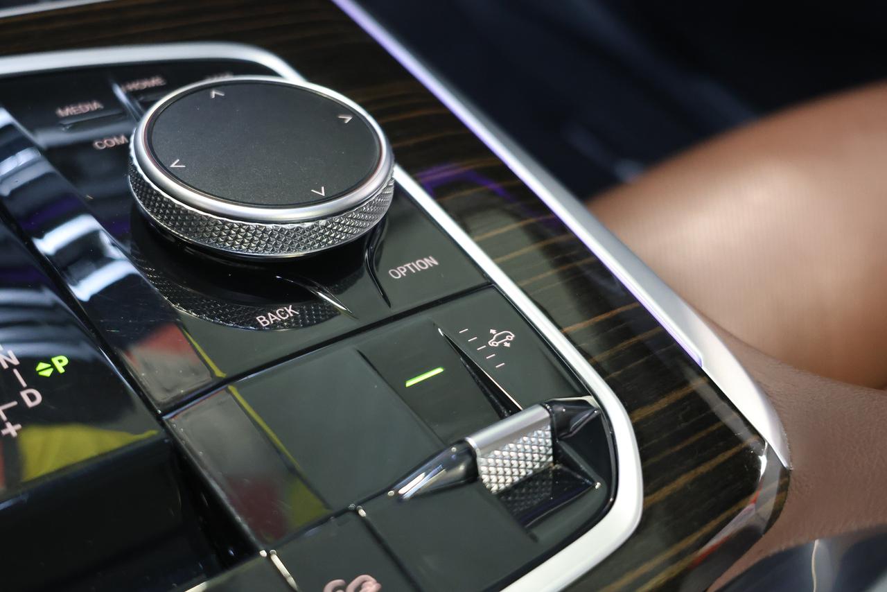 2021 BMW X7 M50i - PANO|NAVI|360CAM|HEADSUP|MASSAGE SEAT Photo