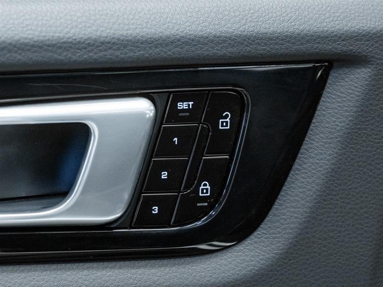 2021 Porsche Cayenne Base 4dr All-wheel Drive Photo