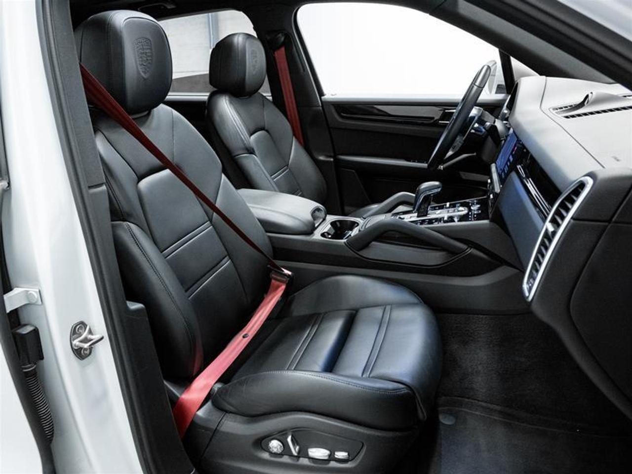 2021 Porsche Cayenne Base 4dr All-wheel Drive Photo