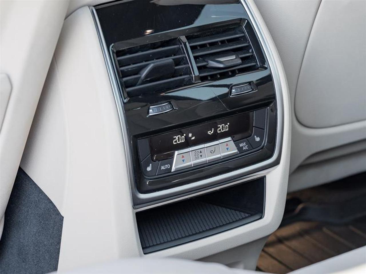 2022 BMW X7 xDrive40i 4dr All-Wheel Drive Sports Activity Vehicle Photo