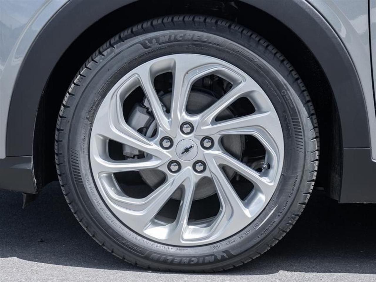 2027 Chevrolet Bolt LT 4dr Photo3