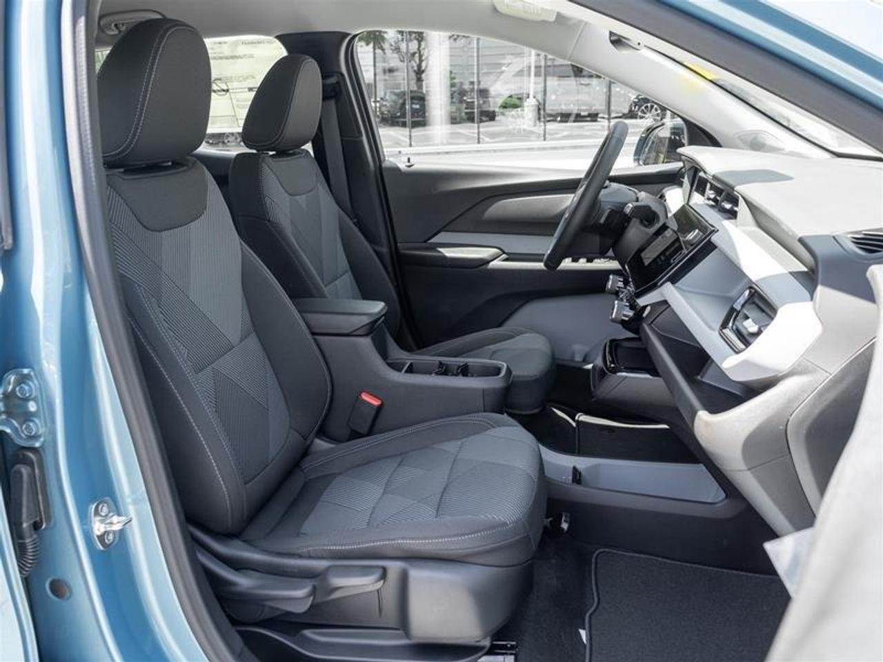 2027 Chevrolet Bolt LT 4dr Photo