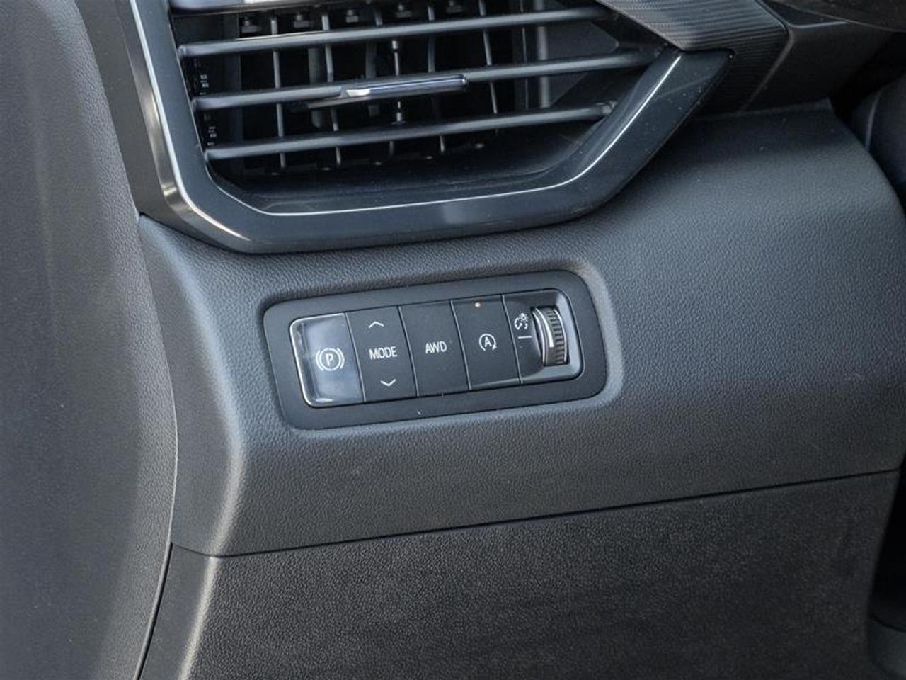 2026 GMC Acadia AT4 4dr All-Wheel Drive Photo