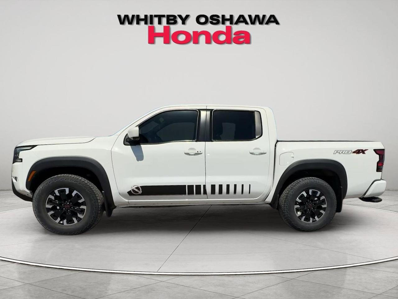 2022 Nissan Frontier Crew Cab PRO-4X Standard Bed 4x4 Photo